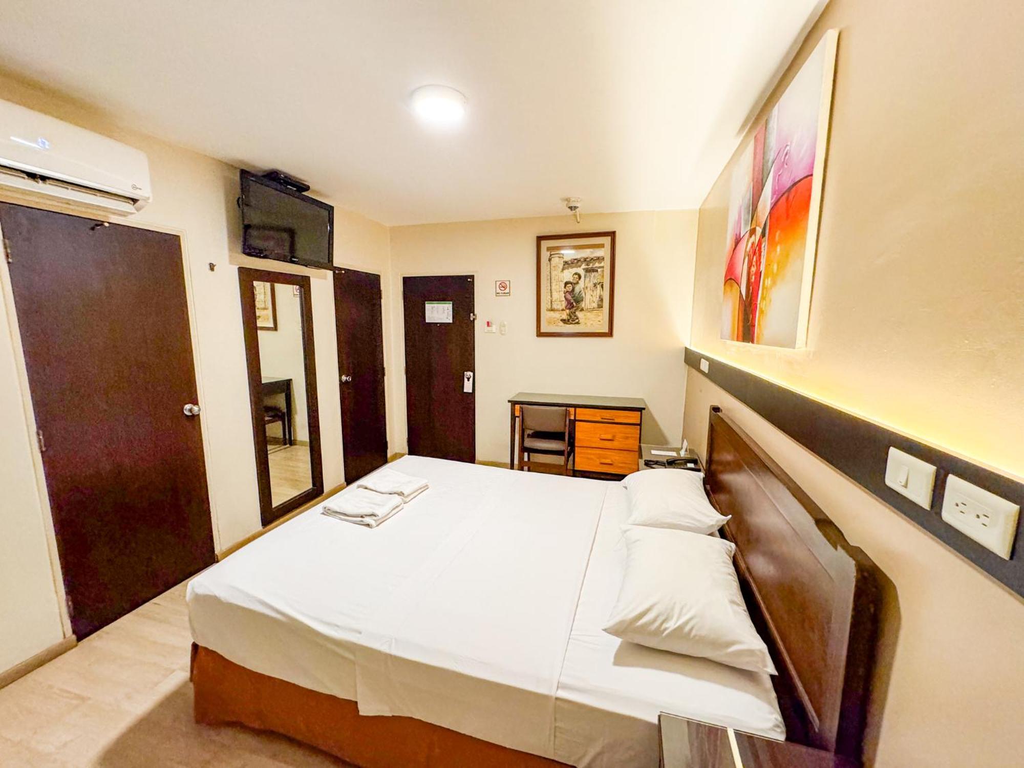 Gh Alexander Hotel Guayaquil Bagian luar foto