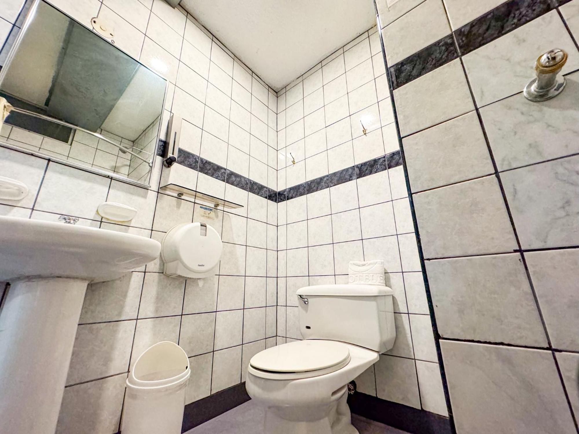 Gh Alexander Hotel Guayaquil Bagian luar foto